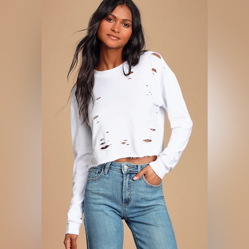 Lulu’s Distressed Crop Top White Sweater